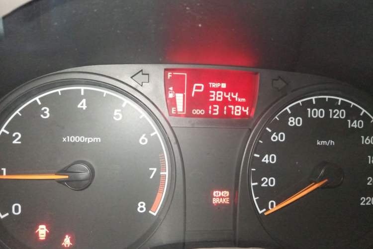 Used Hyundai Verna (older generation) 2010 Sedan 1.4L Automatic Comfort Model GS Odometer Close Up