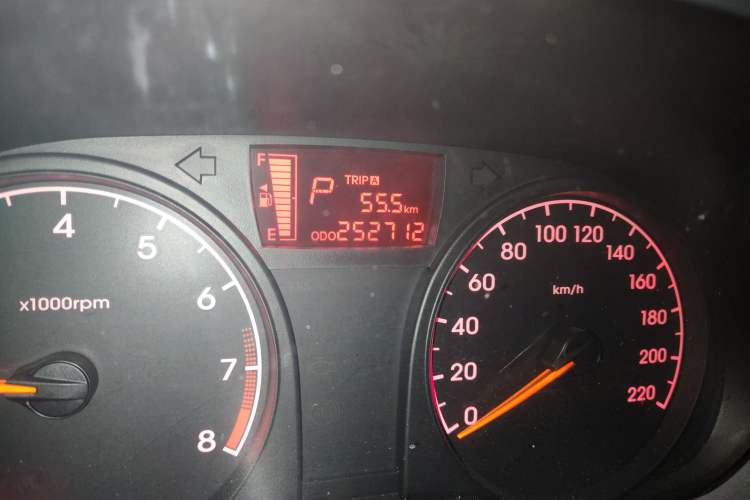 Used Hyundai Verna (older generation) 2010 Sedan 1.4L Automatic Comfort Model GS Odometer Close Up