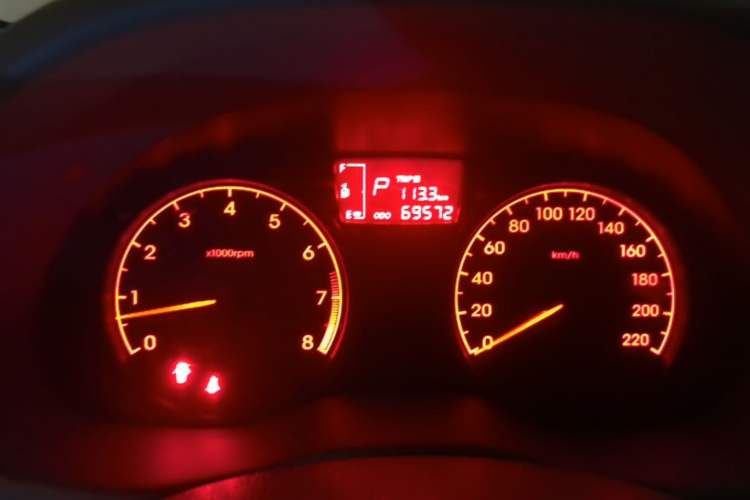 Used Hyundai Verna (older generation) 2010 Sedan 1.4L Automatic Comfort Model GS Odometer Close Up