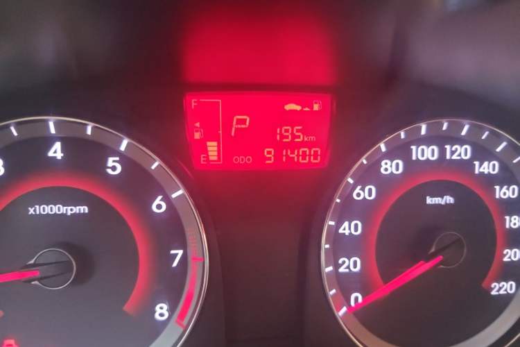 Used Hyundai Verna (older generation) 2010 Sedan 1.4L Automatic Fashionable GT Model Odometer Close Up