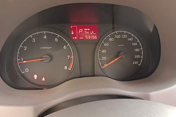 Used Hyundai Verna (older generation) 2010 Sedan 1.4L Automatic Comfort Model GS Odometer Close Up