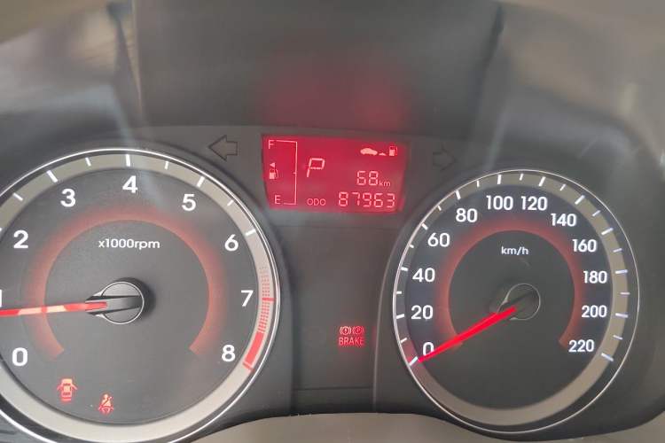 Used Hyundai Verna (older generation) 2010 Sedan 1.4L Automatic Fashionable GT Model Odometer Close Up