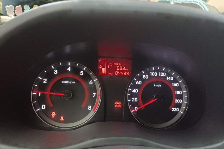 Used Hyundai Verna (older generation) 2010 Sedan 1.4L Automatic Fashionable GT Model Odometer Close Up