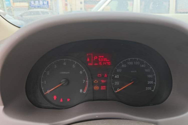 Used Hyundai Verna (older generation) 2010 Sedan 1.4L Automatic Comfort Model GS Odometer Close Up