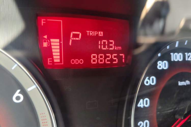 Used Hyundai Verna (older generation) 2010 Sedan 1.4L Automatic Fashionable GT Model Odometer Close Up