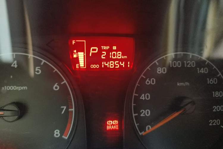 Used Hyundai Verna (older generation) 2010 Sedan 1.4L Manual Standard GL Model Odometer Close Up