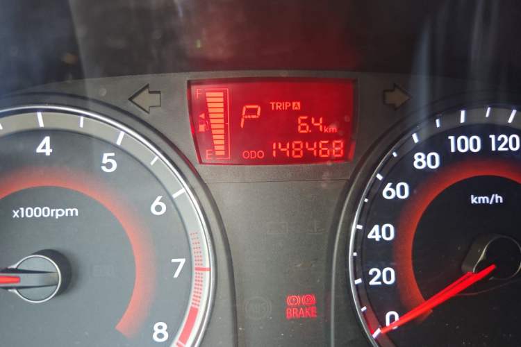 Used Hyundai Verna (older generation) 2010 Sedan 1.4L Automatic Fashionable GT Model Odometer Close Up