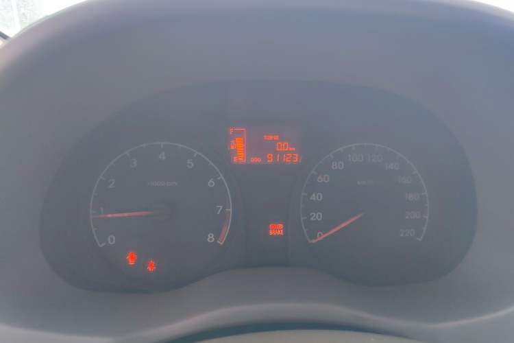 Used Hyundai Verna (older generation) 2010 Sedan 1.4L Manual Comfort GS Odometer Close Up