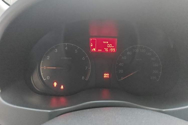 Used Hyundai Verna (older generation) 2010 Sedan 1.4L Manual Comfort GS Odometer Close Up