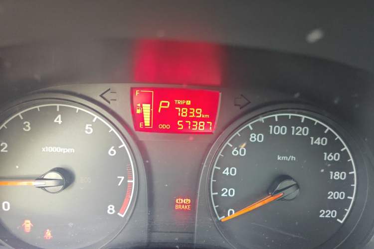Used Hyundai Verna (older generation) 2010 Sedan 1.4L Automatic Comfort Model GS Odometer Close Up