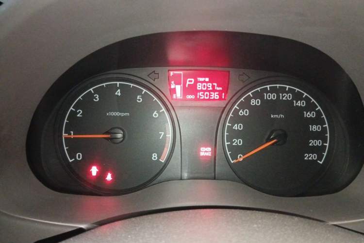 Used Hyundai Verna (older generation) 2010 Sedan 1.4L Automatic Comfort Model GS Odometer Close Up