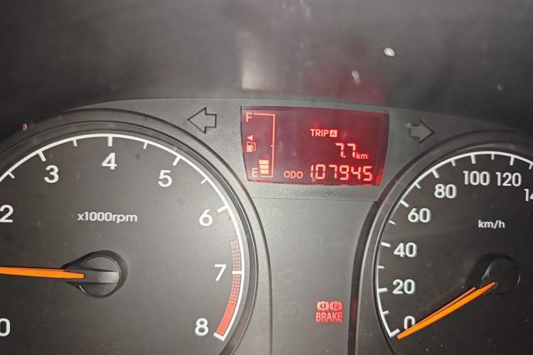 Used Hyundai Verna (older generation) 2010 Sedan 1.4L Manual Comfort GS Odometer Close Up