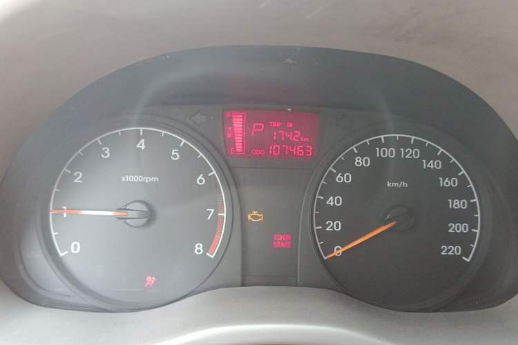 Used Hyundai Verna (older generation) 2010 Sedan 1.4L Automatic Comfort Model GS Odometer Close Up