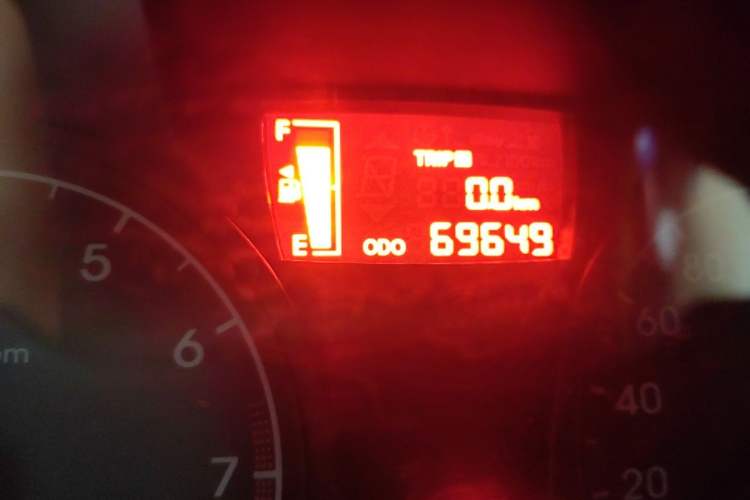 Used Hyundai Verna (older generation) 2010 Sedan 1.4L Manual Comfort GS Odometer Close Up
