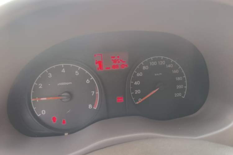Used Hyundai Verna (older generation) 2010 Sedan 1.4L Manual Comfort GS Odometer Close Up