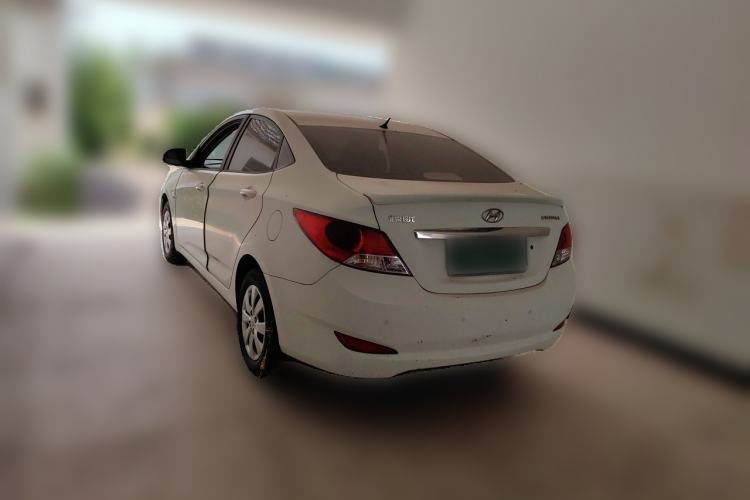 Used Hyundai Verna (older generation) 2010 Sedan 1.4L Manual Comfort GS Rear Left 45 Deg