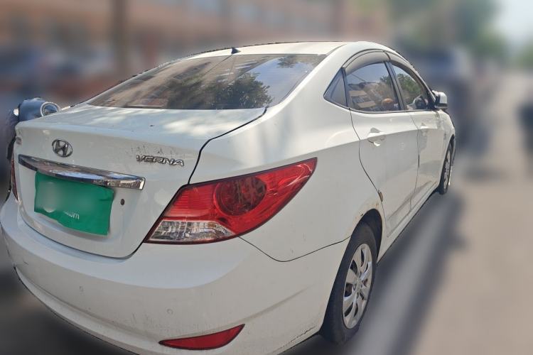 Used Hyundai Verna (older generation) 2010 Sedan 1.4L Manual Comfort GS Rear Right 45 Deg