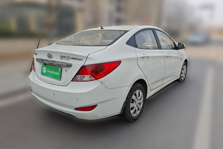 Used Hyundai Verna (older generation) 2010 Sedan 1.4L Manual Comfort GS Rear Right 45 Deg