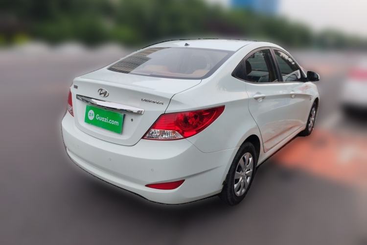 Used Hyundai Verna (older generation) 2010 Sedan 1.4L Manual Comfort GS Rear Right 45 Deg