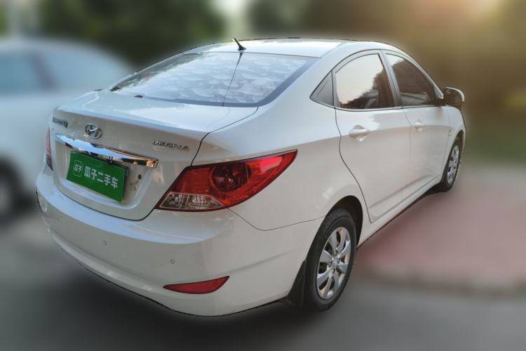 Used Hyundai Verna (older generation) 2010 Sedan 1.4L Manual Comfort GS Rear Right 45 Deg