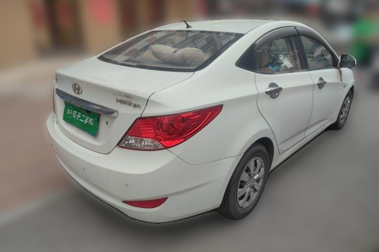 Used Hyundai Verna (older generation) 2010 Sedan 1.4L Manual Comfort GS Rear Right 45 Deg