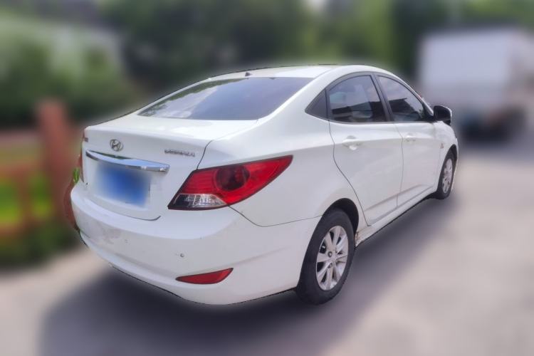 Used Hyundai Verna (older generation) 2010 Sedan 1.4L Manual Comfort GS Rear Right 45 Deg