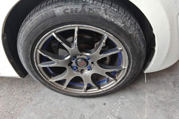 Used Hyundai Verna (older generation) 2010 Sedan 1.4L Automatic Fashionable GT Model Right Front Wheel Hub