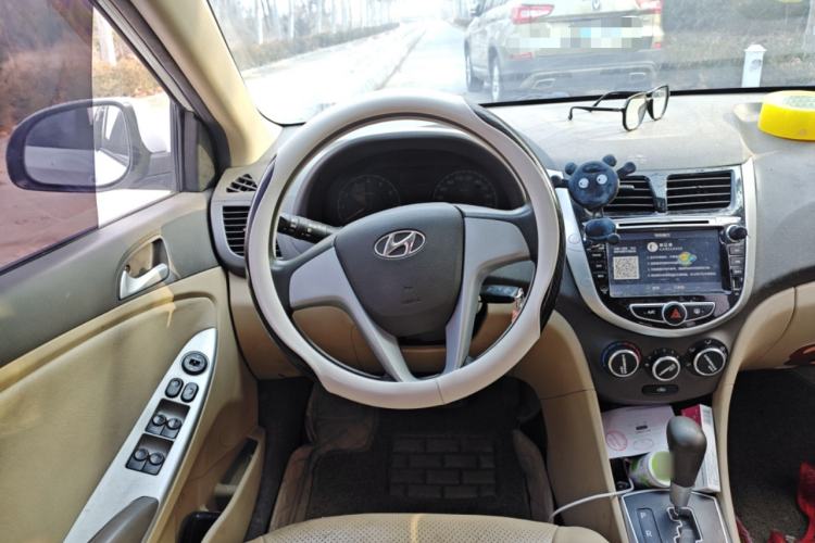 Used Hyundai Verna (older generation) 2010 Sedan 1.4L Automatic Comfort Model GS Steering Wheel