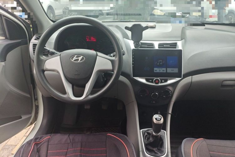 Used Hyundai Verna (older generation) 2010 Sedan 1.4L Manual Comfort GS Steering Wheel