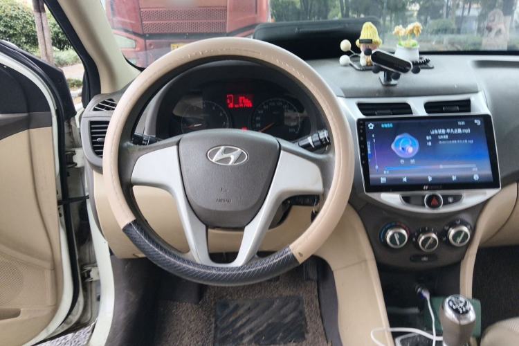 Used Hyundai Verna (older generation) 2010 Sedan 1.4L Manual Comfort GS Steering Wheel