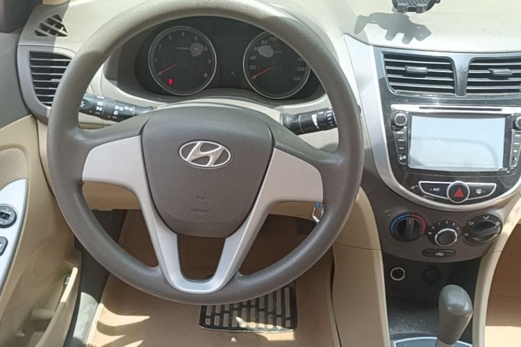 Used Hyundai Verna (older generation) 2010 Sedan 1.4L Automatic Fashionable GT Model Steering Wheel