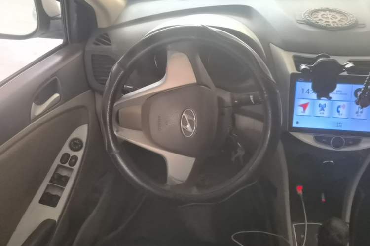 Used Hyundai Verna (older generation) 2010 Sedan 1.4L Automatic Fashionable GT Model Steering Wheel