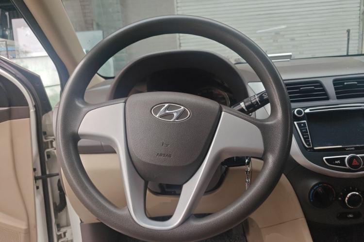 Used Hyundai Verna (older generation) 2010 Sedan 1.4L Automatic Fashionable GT Model Steering Wheel