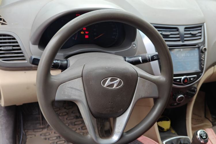 Used Hyundai Verna (older generation) 2010 Sedan 1.4L Manual Comfort GS Steering Wheel