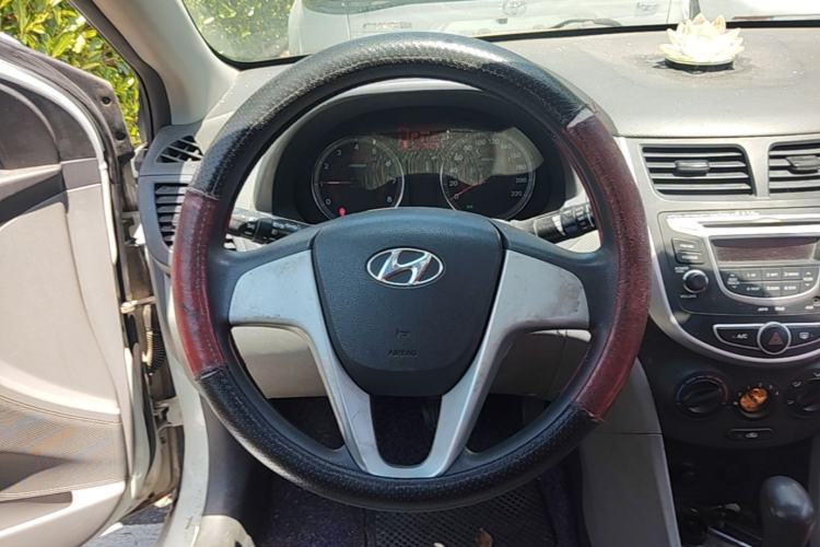 Used Hyundai Verna (older generation) 2010 Sedan 1.4L Automatic Fashionable GT Model Steering Wheel