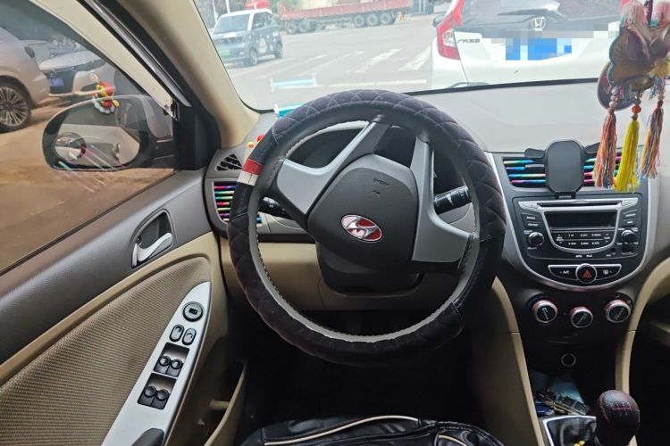 Used Hyundai Verna (older generation) 2010 Sedan 1.4L Manual Comfort GS Steering Wheel