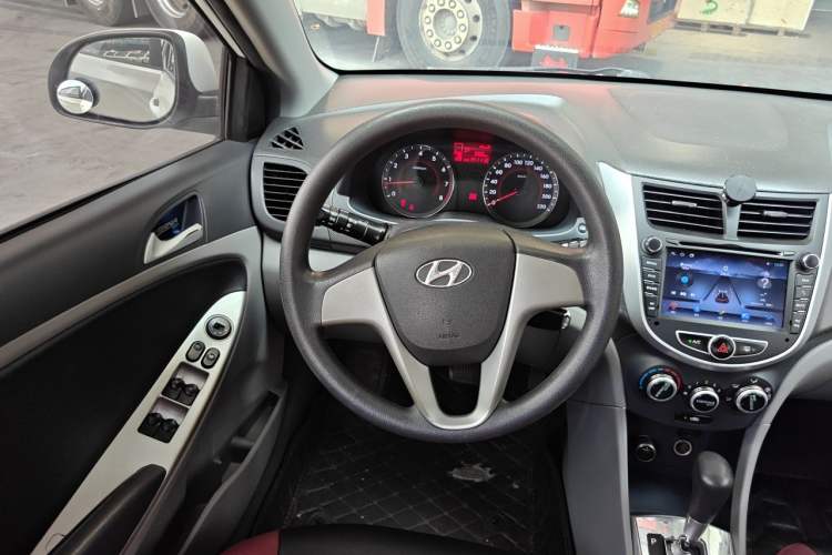 Used Hyundai Verna (older generation) 2010 Sedan 1.4L Automatic Fashionable GT Model Steering Wheel