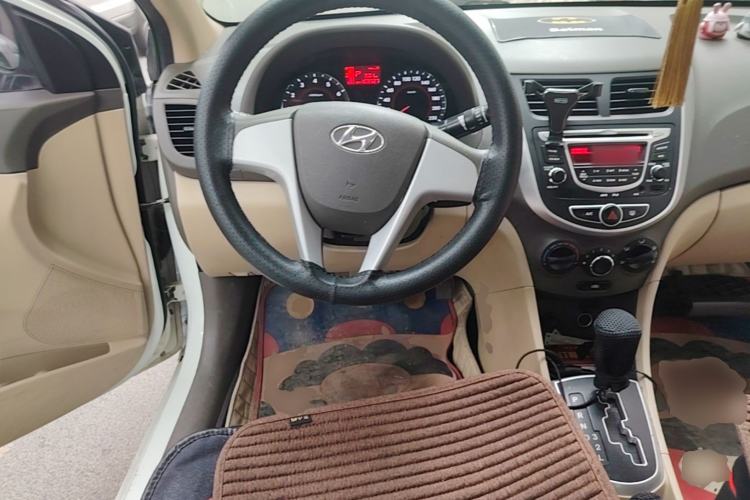 Used Hyundai Verna (older generation) 2010 Sedan 1.4L Automatic Fashionable GT Model Steering Wheel
