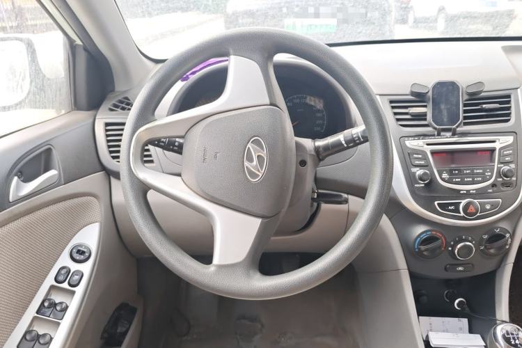 Used Hyundai Verna (older generation) 2010 Sedan 1.4L Manual Comfort GS Steering Wheel