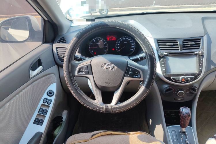 Used Hyundai Verna (older generation) 2010 Sedan 1.4L Automatic Fashionable GT Model Steering Wheel