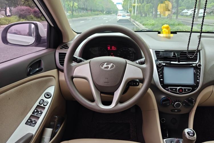 Used Hyundai Verna (older generation) 2010 Sedan 1.4L Manual Comfort GS Steering Wheel