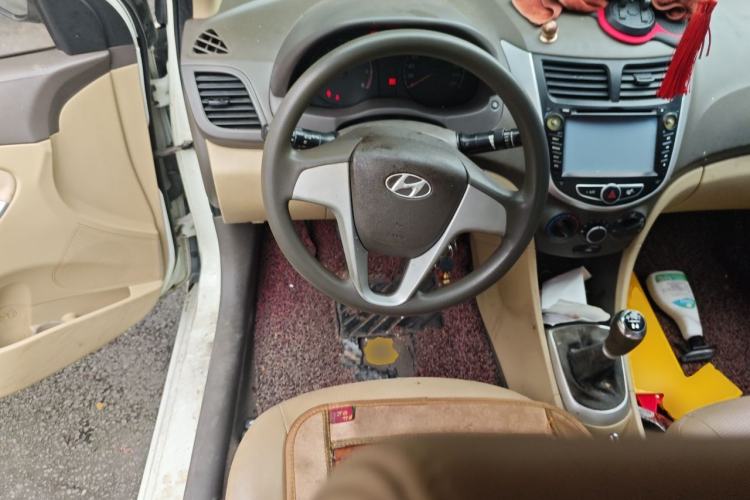Used Hyundai Verna (older generation) 2010 Sedan 1.4L Manual Comfort GS Steering Wheel