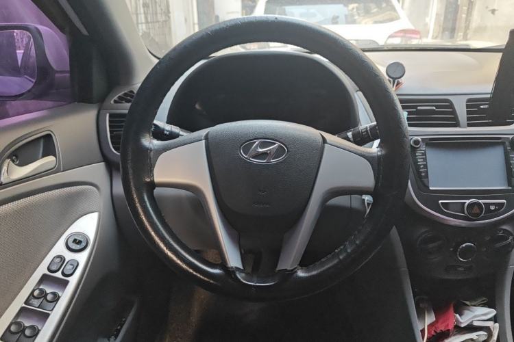 Used Hyundai Verna (older generation) 2010 Sedan 1.4L Manual Comfort GS Steering Wheel