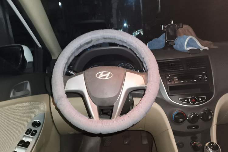 Used Hyundai Verna (older generation) 2010 Sedan 1.4L Manual Comfort GS Steering Wheel