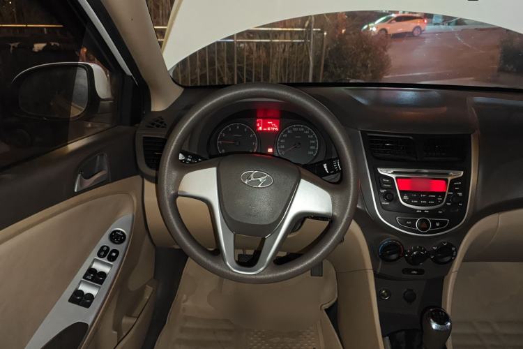 Used Hyundai Verna (older generation) 2010 Sedan 1.4L Manual Comfort GS Steering Wheel
