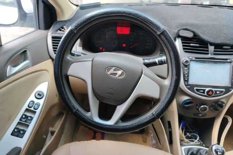 Used Hyundai Verna (older generation) 2010 Sedan 1.4L Manual Comfort GS Steering Wheel