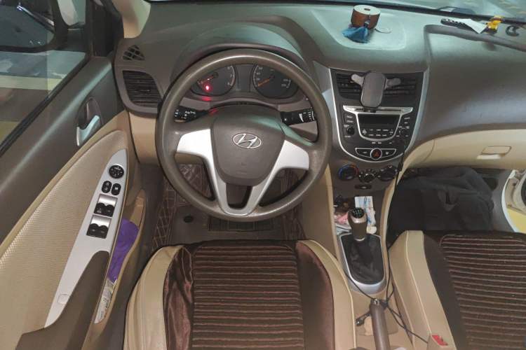 Used Hyundai Verna (older generation) 2010 Sedan 1.4L Manual Comfort GS Steering Wheel