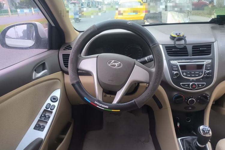 Used Hyundai Verna (older generation) 2010 Sedan 1.4L Manual Comfort GS Steering Wheel