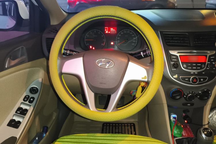 Used Hyundai Verna (older generation) 2010 Sedan 1.4L Manual Comfort GS Steering Wheel