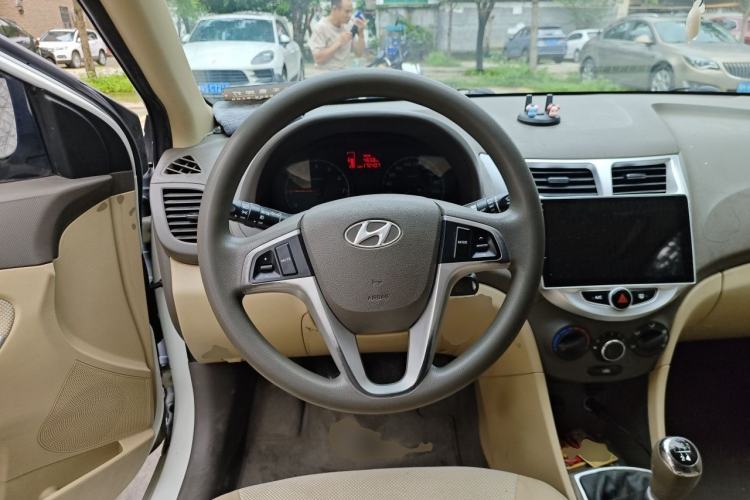 Used Hyundai Verna (older generation) 2010 Sedan 1.4L Manual Comfort GS Steering Wheel